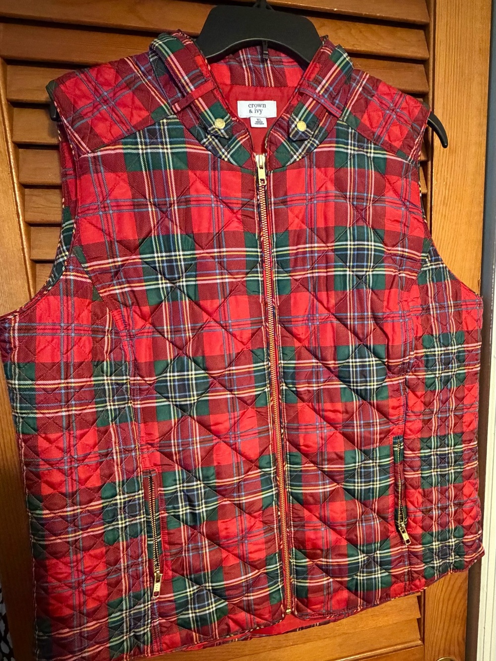 crown & ivy Red and Green Plaid Quilted Vest